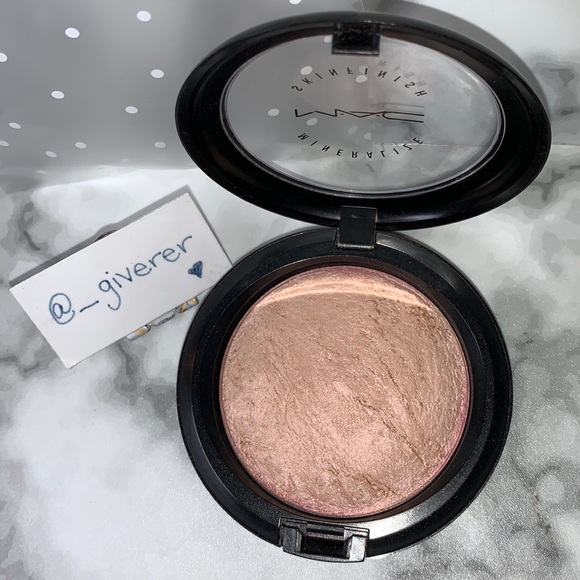 RARE Porcelain Pink MAC MIneralized Skinfinish - Picture 3 of 13